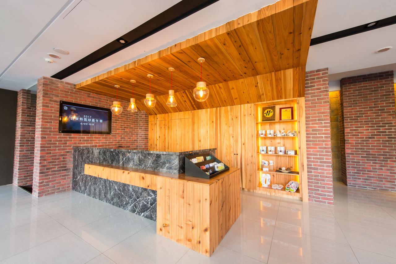 Traveller Inn Tiehua Cultural And Creative Hotel T'ai-tung Exterior foto